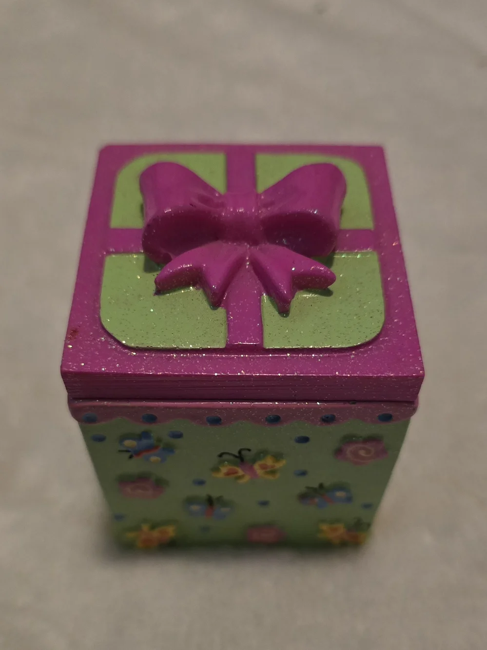 Claire's Pink and Green Gift-Style Jewelry Box